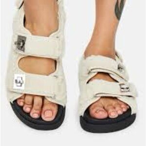 Steve Madden Cream and Black Sandals